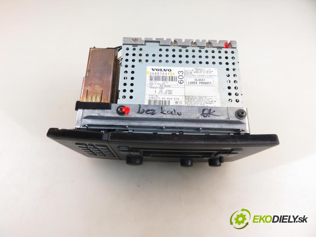 VOLVO V70 II SW (285) KOMBI 2004 154,00 2.5 T AWD 209 - B 5254 T2 2521,00 RADIO CD 30657637 ; 30657804