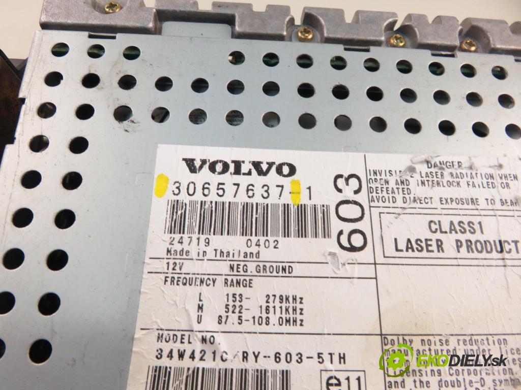 VOLVO V70 II SW (285) KOMBI 2004 154,00 2.5 T AWD 209 - B 5254 T2 2521,00 RADIO CD 30657637 ; 30657804