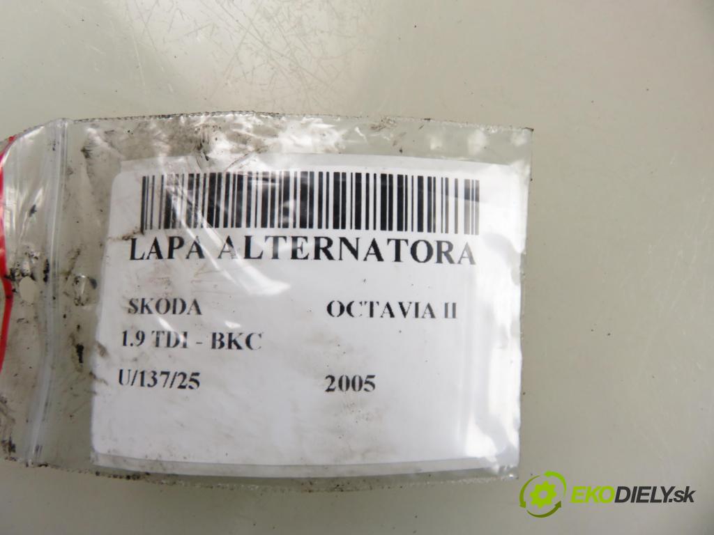 SKODA OCTAVIA II (1Z3) LIFTBACK 2005 77,00 1.9 TDI - BKC 1896,00 uchycení alternátora 038903143AF ; 03G903115C