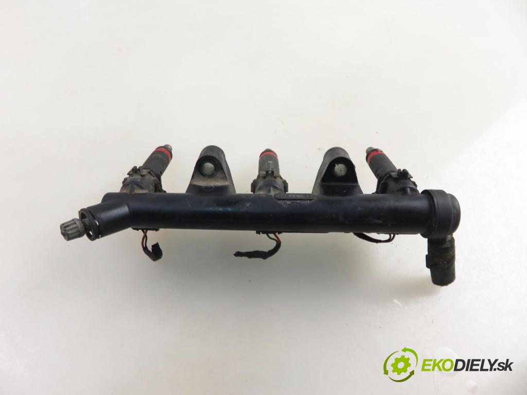 VW POLO (9N_) HB 2003 40,00 1.2 - BMD 1198,00 Lišta vstrekovacia 03D906031C ; 03D133329B ; 03D133319F (Vstrekovacia lišta)