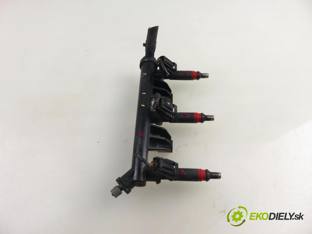 VW POLO (9N_) HB 2003 40,00 1.2 - BMD 1198,00 Lišta vstrekovacia 03D906031C ; 03D133329B ; 03D133319F (Vstrekovacia lišta)