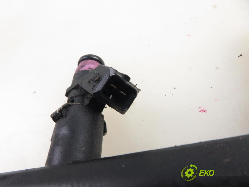 RENAULT MEGANE II sedan (LM0/1_) SEDAN 2004 0,00 1.6 - K4M 760 1598,00 Lišta vstrekovacia 8200135504 ; H132259 ; ITGM60 (Vstrekovacia lišta)