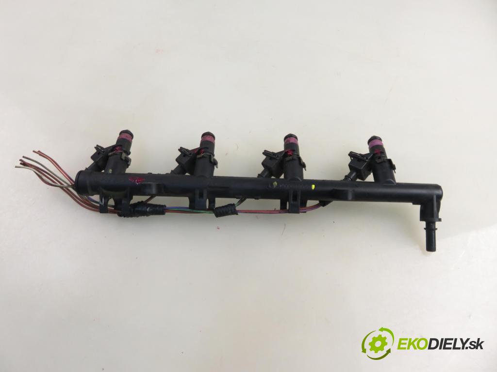 RENAULT MEGANE II sedan (LM0/1_) SEDAN 2004 0,00 1.6 - K4M 760 1598,00 Lišta vstrekovacia 8200135504 ; H132259 ; ITGM60 (Vstrekovacia lišta)