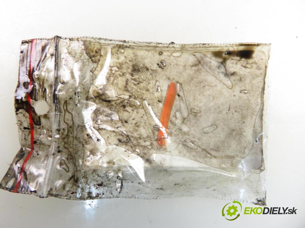 VW PASSAT B6 Variant (3C5) KOMBI 2008 77,00 1.9 TDI - BLS 1896,00 Vstrekovač 038130073BN ; 0414720313 (Vstrekovač paliva)