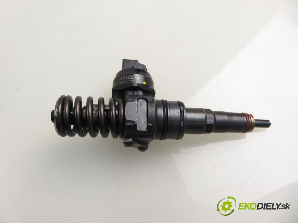 VW PASSAT B6 Variant (3C5) KOMBI 2008 77,00 1.9 TDI - BLS 1896,00 Vstrekovač 038130073BN ; 0414720313 (Vstrekovač paliva)