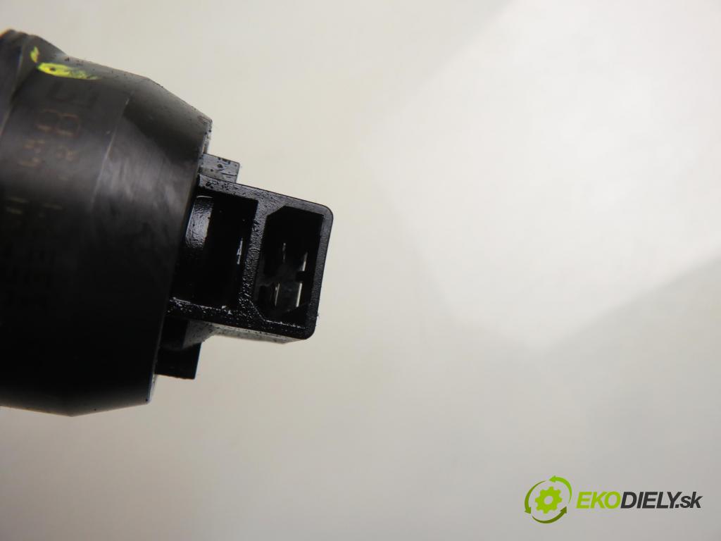 AUDI A3 (8L1) HB 2002 96,00 1.9 TDI quattro - ASZ 1896,00 Vstrekovač 038130073AL ; 0414720039 (Vstrekovač paliva)