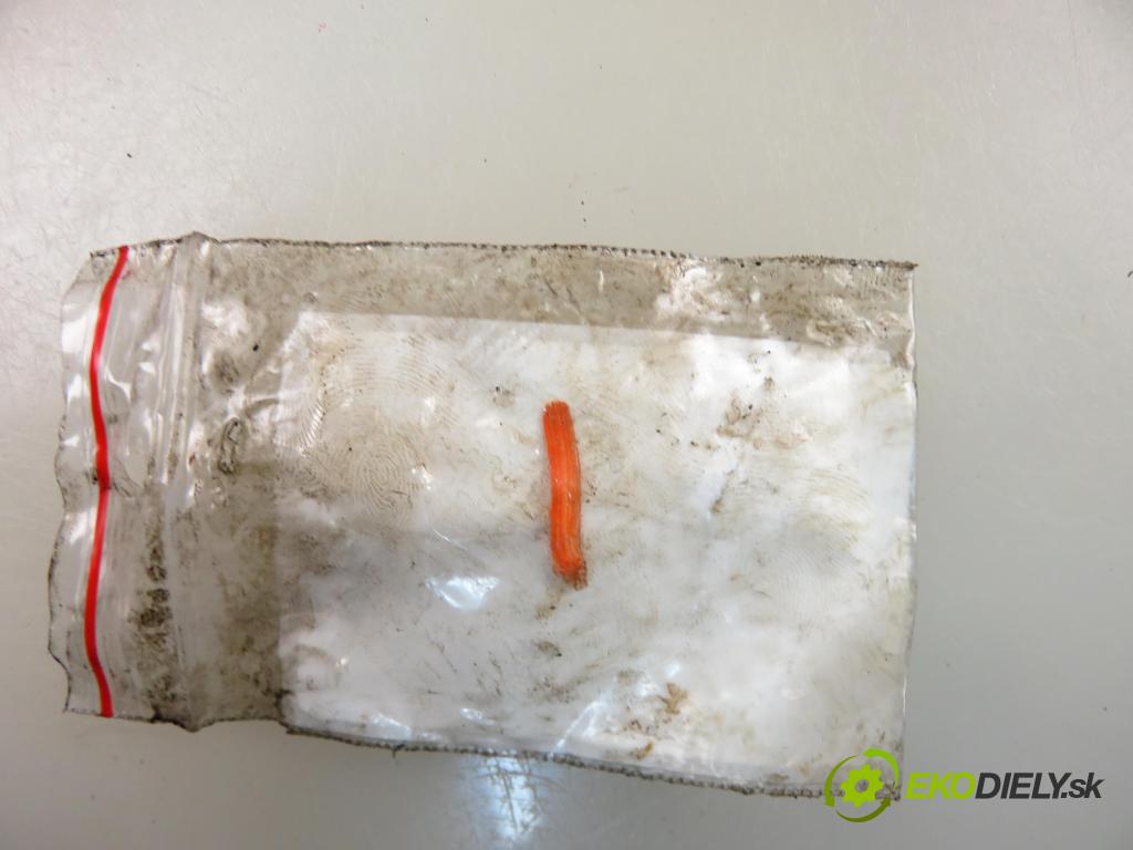 CITROEN C5 III Break (RW_) KOMBI 2009 100,00 2.0 HDi - RHR (DW10BTED4) 1997,00 vstrekovač EJBR03801D ; 9656389980 (Vstrekovač paliva)