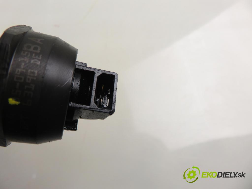 SKODA OCTAVIA II (1Z3) LIFTBACK 2005 77,00 1.9 TDI - BKC 1896,00 Vstrekovač 038130073AG (Vstrekovač paliva)