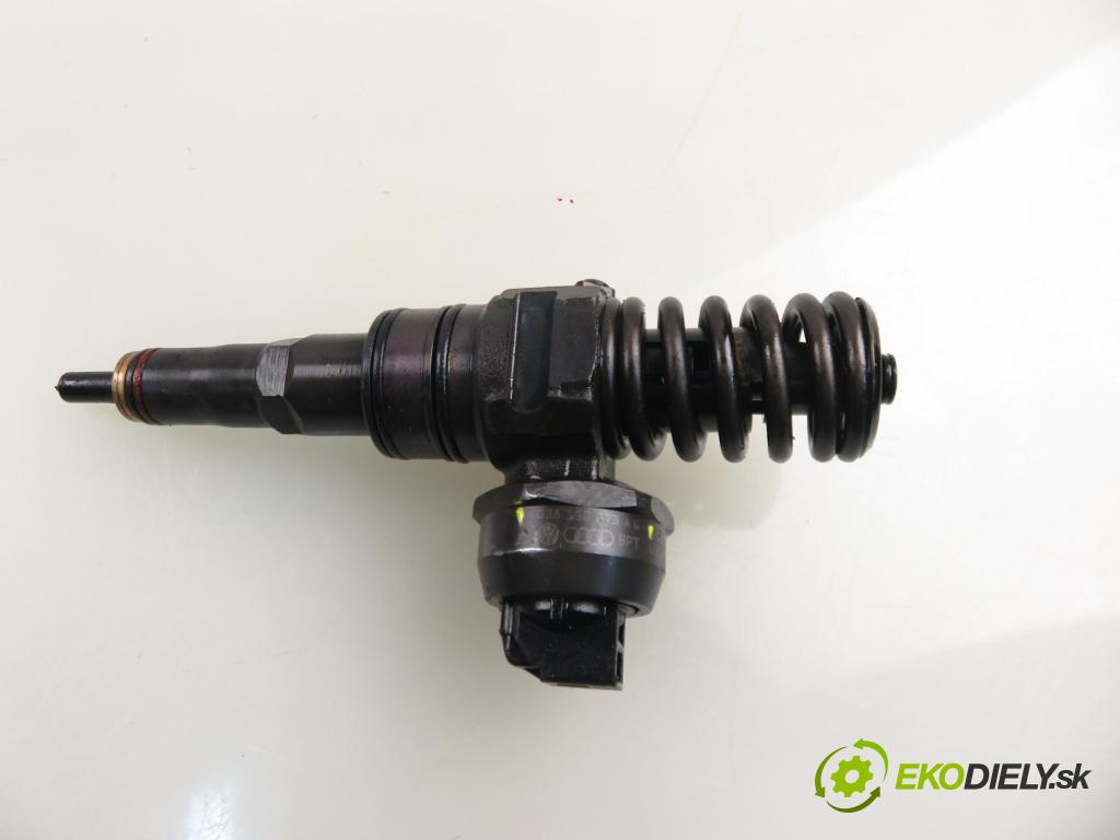 SKODA OCTAVIA II (1Z3) LIFTBACK 2005 77,00 1.9 TDI - BKC 1896,00 Vstrekovač 038130073AG (Vstrekovač paliva)