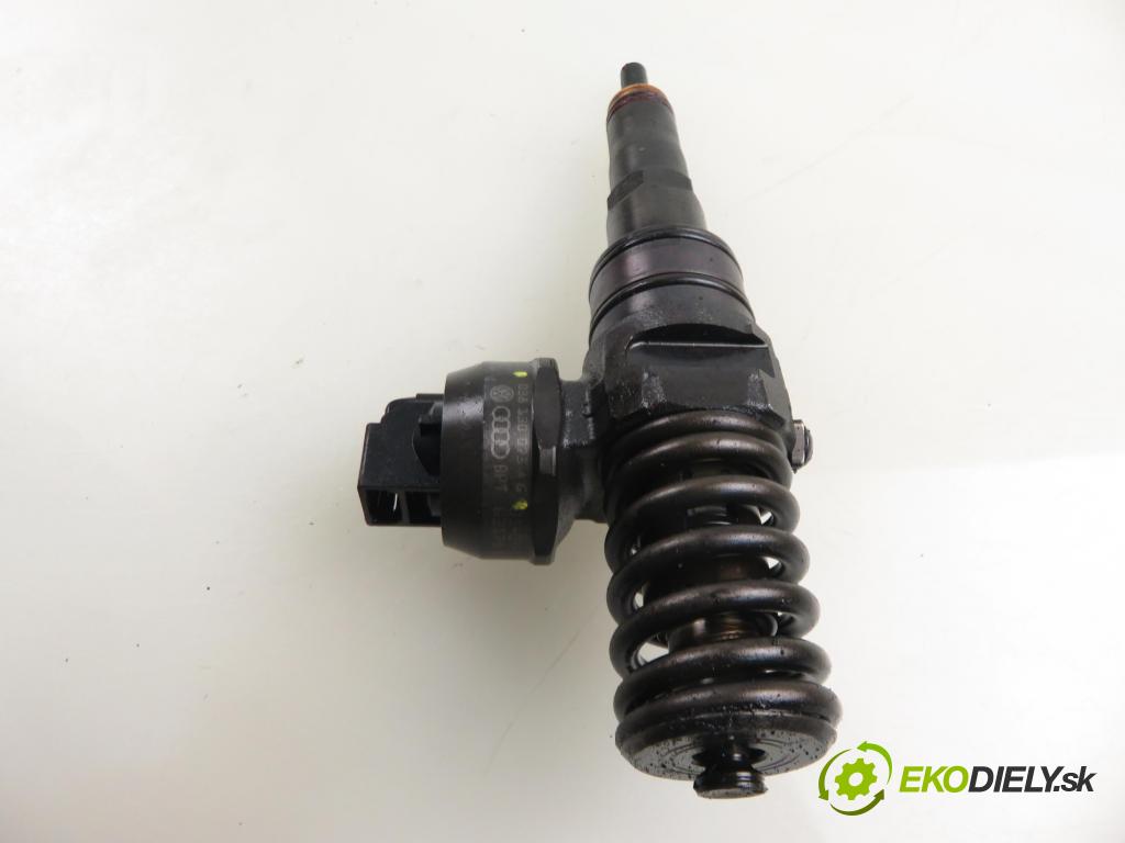 SKODA OCTAVIA II (1Z3) LIFTBACK 2005 77,00 1.9 TDI - BKC 1896,00 Vstrekovač 038130073AG ; 0414720215 (Vstrekovač paliva)