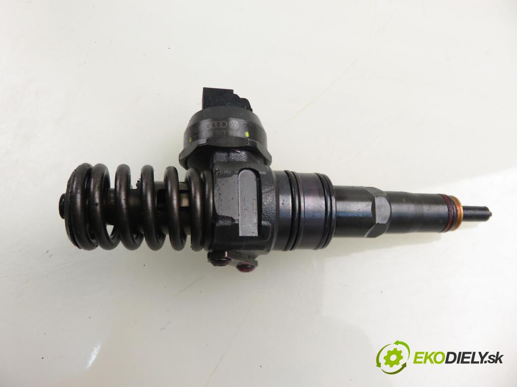 SKODA OCTAVIA II (1Z3) LIFTBACK 2005 77,00 1.9 TDI - BKC 1896,00 Vstrekovač 038130073AG ; 0414720215 (Vstrekovač paliva)