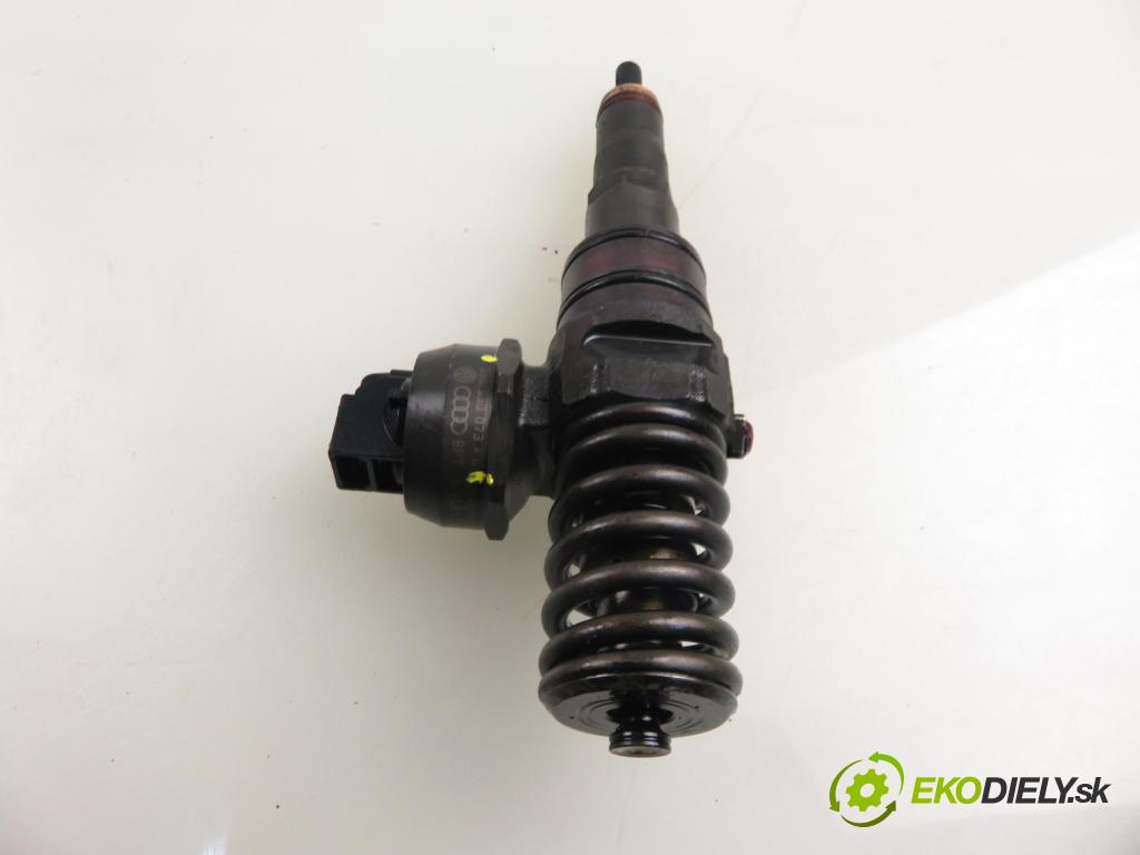 SKODA OCTAVIA II (1Z3) LIFTBACK 2005 77,00 1.9 TDI - BKC 1896,00 Vstrekovač 038130073AG ; 0414720215 (Vstrekovač paliva)