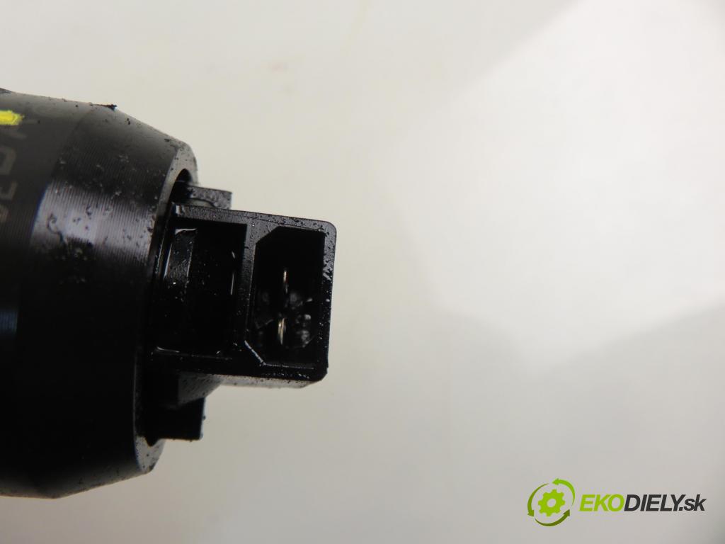 SKODA OCTAVIA II (1Z3) LIFTBACK 2005 77,00 1.9 TDI - BKC 1896,00 Vstrekovač 038130073AG ; 0414720215 (Vstrekovač paliva)