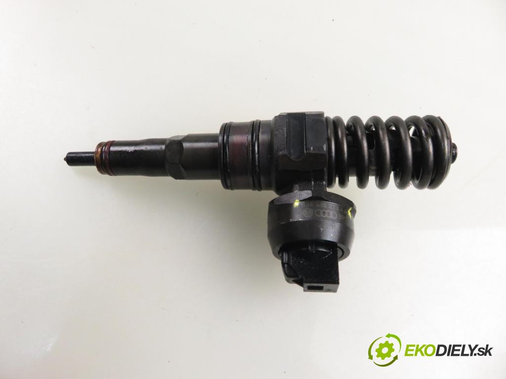 SKODA OCTAVIA II (1Z3) LIFTBACK 2005 77,00 1.9 TDI - BKC 1896,00 Vstrekovač 038130073AG ; 0414720215 (Vstrekovač paliva)