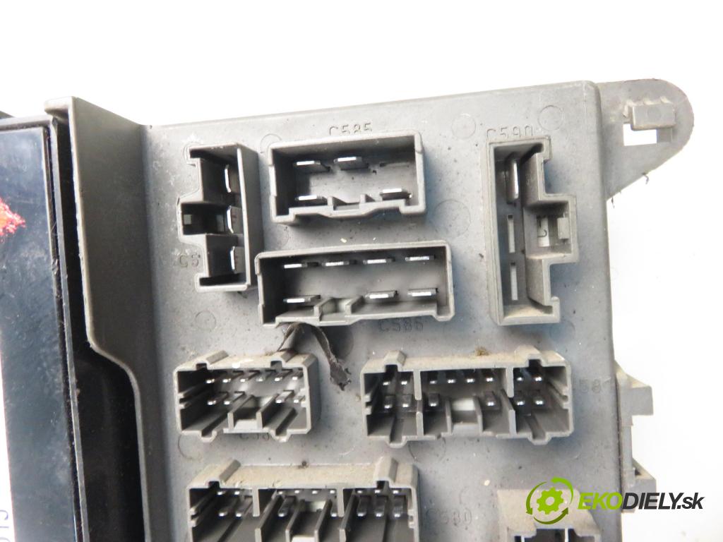 LAND ROVER FREELANDER (L314) SUV 2000 72,00 2.0 DI 4x4 - 20 T2N 1994,00 MODUL BSI 502010565A ; YWC106390