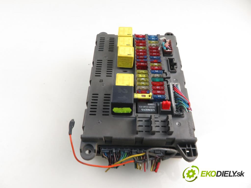 LAND ROVER FREELANDER (L314) SUV 2000 72,00 2.0 DI 4x4 - 20 T2N 1994,00 MODUL BSI 502010565A ; YWC106390