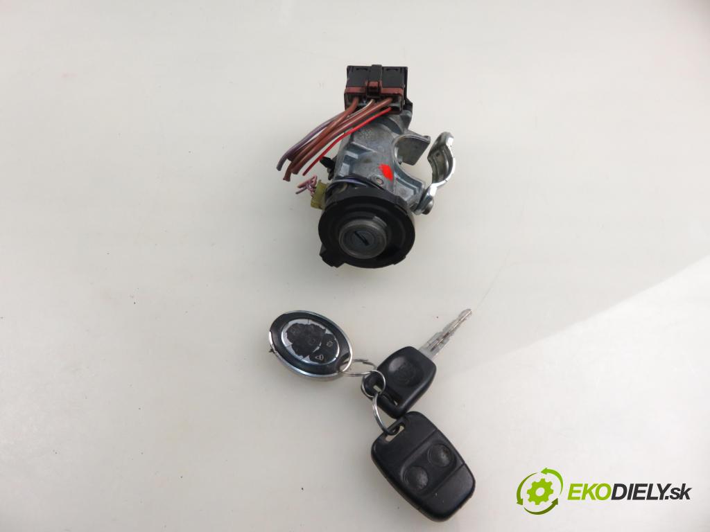 LAND ROVER FREELANDER (L314) SUV 2000 72,00 2.0 DI 4x4 - 20 T2N 1994,00 spinačka 53873175 (Spínacia skrinka)