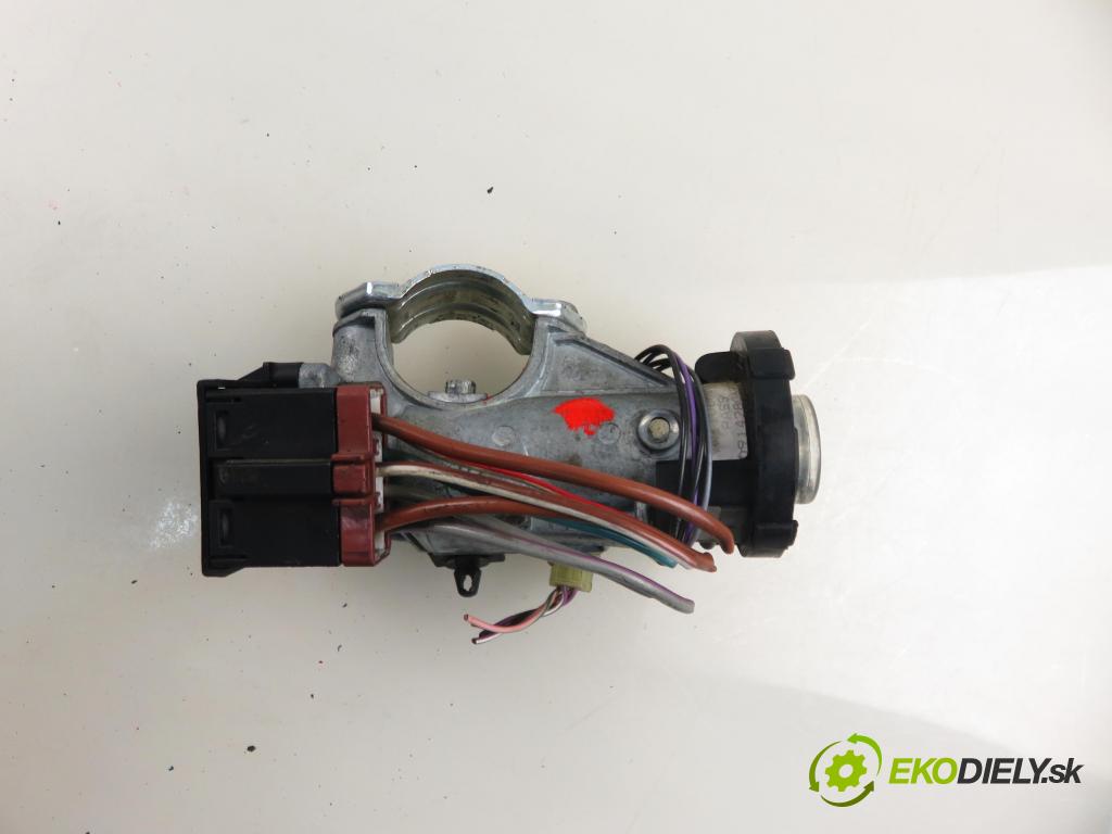 LAND ROVER FREELANDER (L314) SUV 2000 72,00 2.0 DI 4x4 - 20 T2N 1994,00 spinačka 53873175 (Spínacia skrinka)
