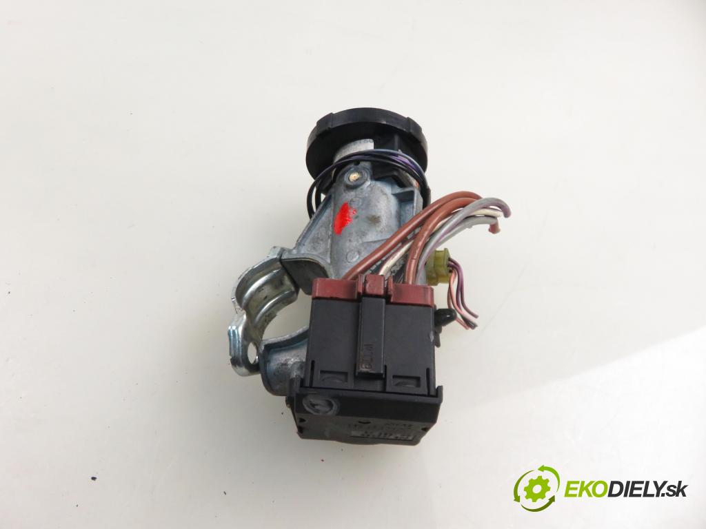 LAND ROVER FREELANDER (L314) SUV 2000 72,00 2.0 DI 4x4 - 20 T2N 1994,00 spinačka 53873175 (Spínacia skrinka)