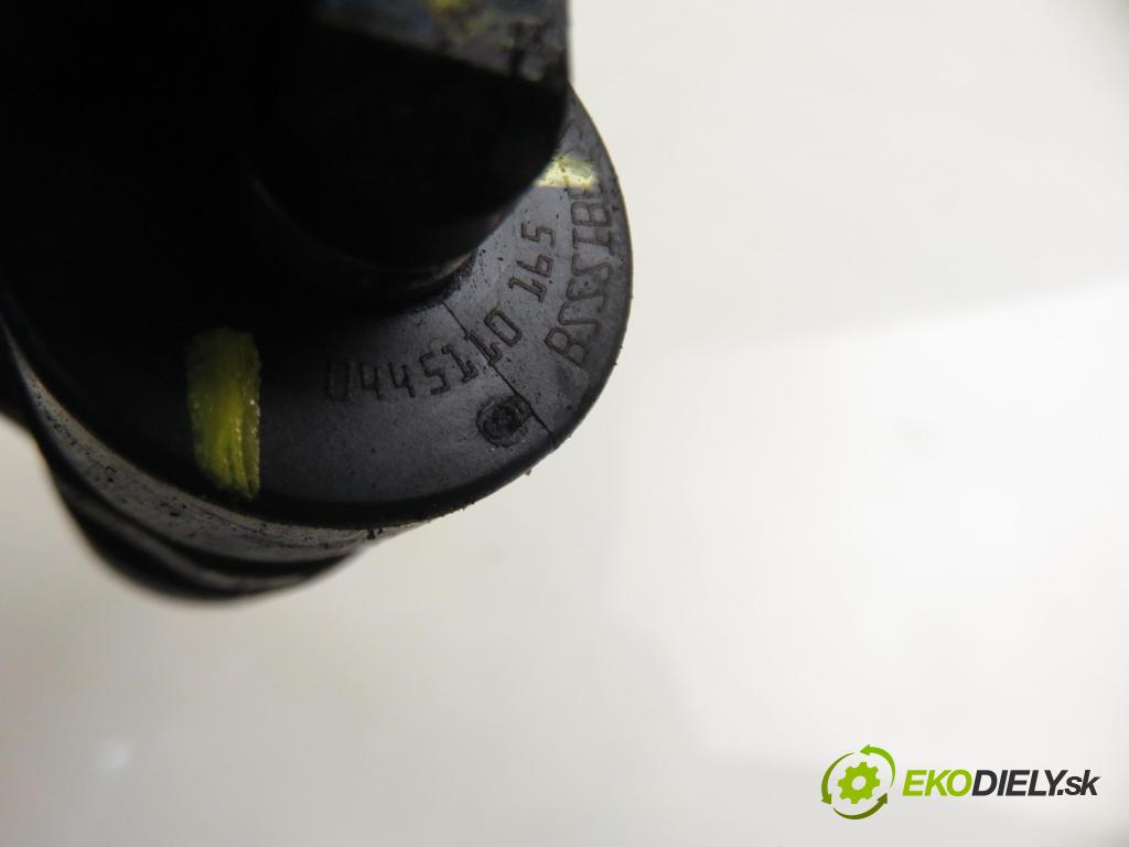 OPEL ZAFIRA B (A05) MINIVAN 2006 74,00 1.9 CDTI 8V 101 - Z 19 DTL 1910,00 vstrekovač 0445110165 (Vstrekovač paliva)