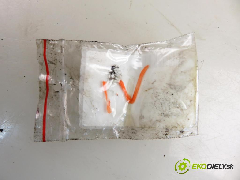 OPEL ZAFIRA B (A05) MINIVAN 2006 74,00 1.9 CDTI 8V 101 - Z 19 DTL 1910,00 vstrekovač 0445110165 (Vstrekovač paliva)