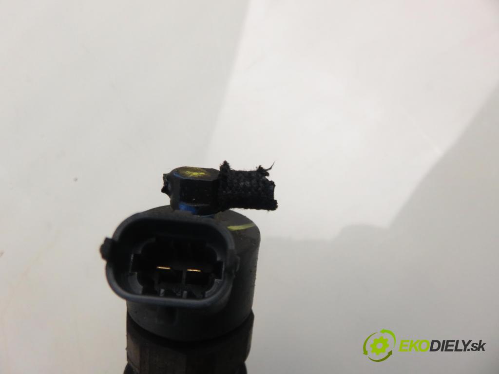 OPEL ZAFIRA B (A05) MINIVAN 2006 74,00 1.9 CDTI 8V 101 - Z 19 DTL 1910,00 vstrekovač 0445110165 (Vstrekovač paliva)