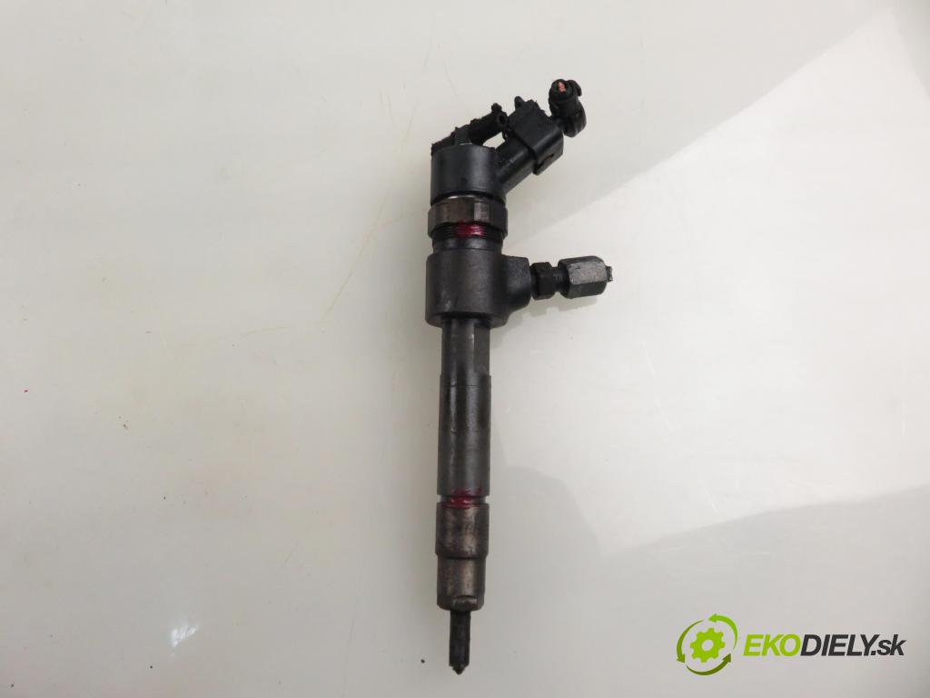 OPEL ZAFIRA B (A05) MINIVAN 2006 74,00 1.9 CDTI 8V 101 - Z 19 DTL 1910,00 vstrekovač 0445110165 (Vstrekovač paliva)