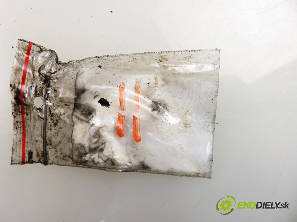 OPEL ZAFIRA B (A05) MINIVAN 2006 74,00 1.9 CDTI 8V 101 - Z 19 DTL 1910,00 vstrekovač 0445110165 (Vstrekovač paliva)