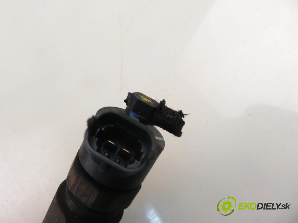 OPEL ZAFIRA B (A05) MINIVAN 2006 74,00 1.9 CDTI 8V 101 - Z 19 DTL 1910,00 vstrekovač 0445110165 (Vstrekovač paliva)