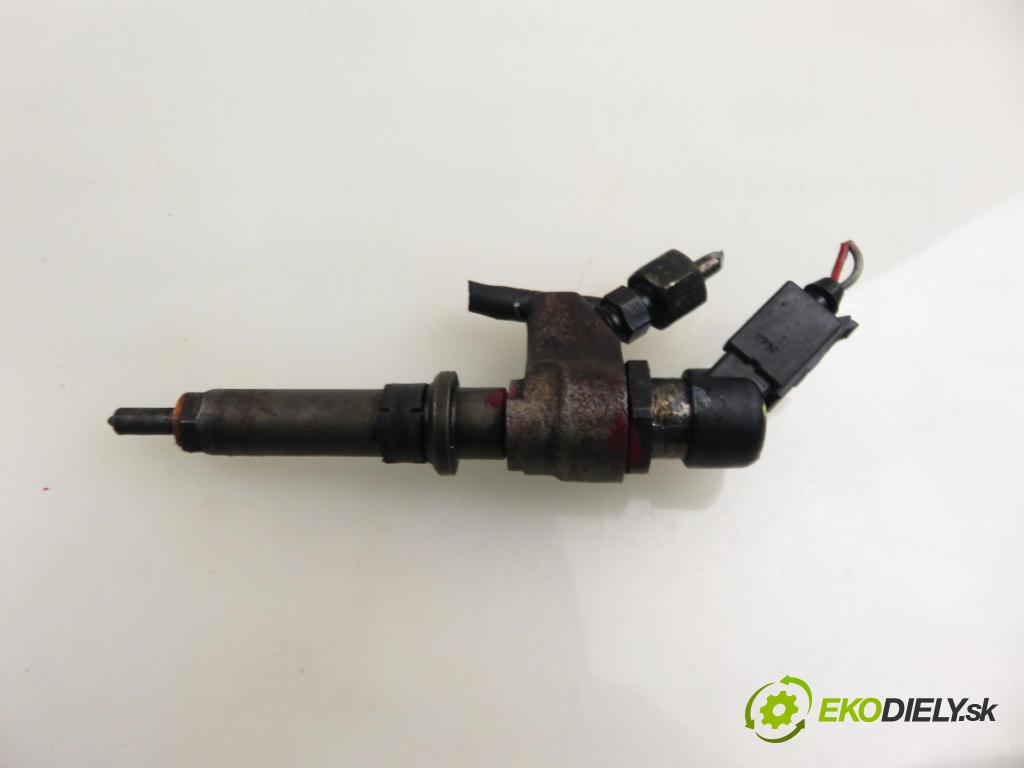 PEUGEOT PARTNER Combispace (5F) KOMBIVAN 2004 66,00 2.0 HDI - RHY (DW10TD) 1997,00 vstrekovač 9636819380 (Vstrekovač paliva)