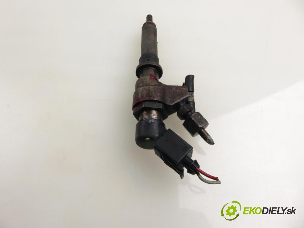 PEUGEOT PARTNER Combispace (5F) KOMBIVAN 2004 66,00 2.0 HDI - RHY (DW10TD) 1997,00 vstrekovač 9636819380 (Vstrekovač paliva)