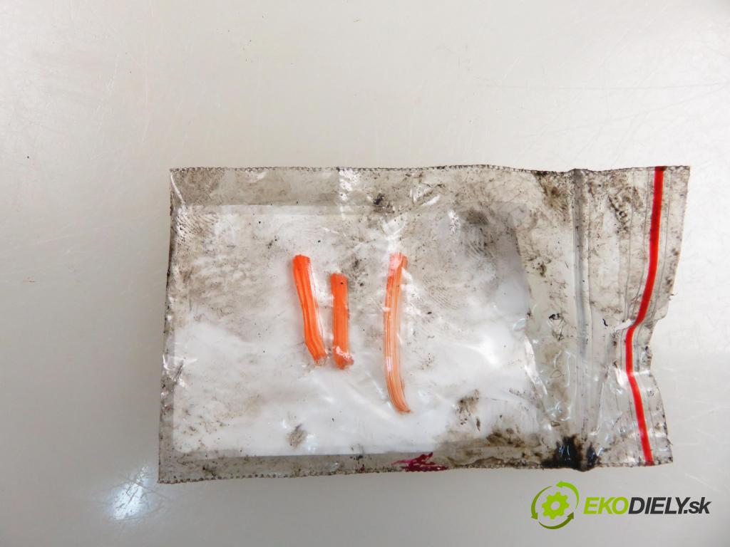 PEUGEOT PARTNER Combispace (5F) KOMBIVAN 2004 66,00 2.0 HDI - RHY (DW10TD) 1997,00 vstrekovač 9636819380 (Vstrekovač paliva)