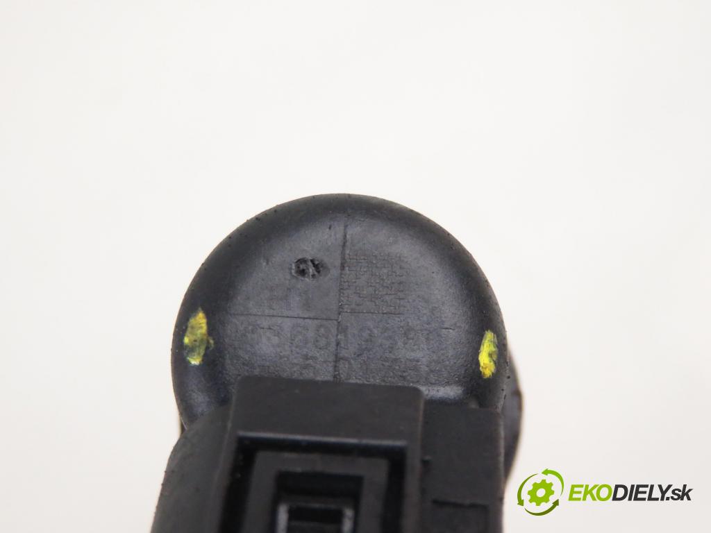 PEUGEOT PARTNER Combispace (5F) KOMBIVAN 2004 66,00 2.0 HDI - RHY (DW10TD) 1997,00 vstrekovač 9636819380 (Vstrekovač paliva)