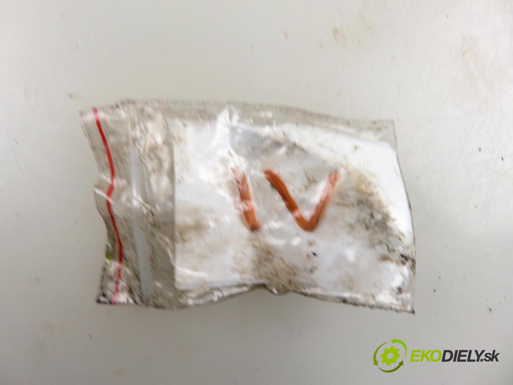 MERCEDES-BENZ VITO Autobus (638) BUS 2001 90,00 112 CDI 2.2 122  - OM 611.980 2151,00 vstrekovač 0445110035 ; 6130700187 (Vstrekovač paliva)