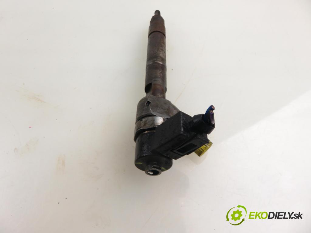 MERCEDES-BENZ VITO Autobus (638) BUS 2001 90,00 112 CDI 2.2 122  - OM 611.980 2151,00 vstrekovač 0445110035 ; 6130700187 (Vstrekovač paliva)