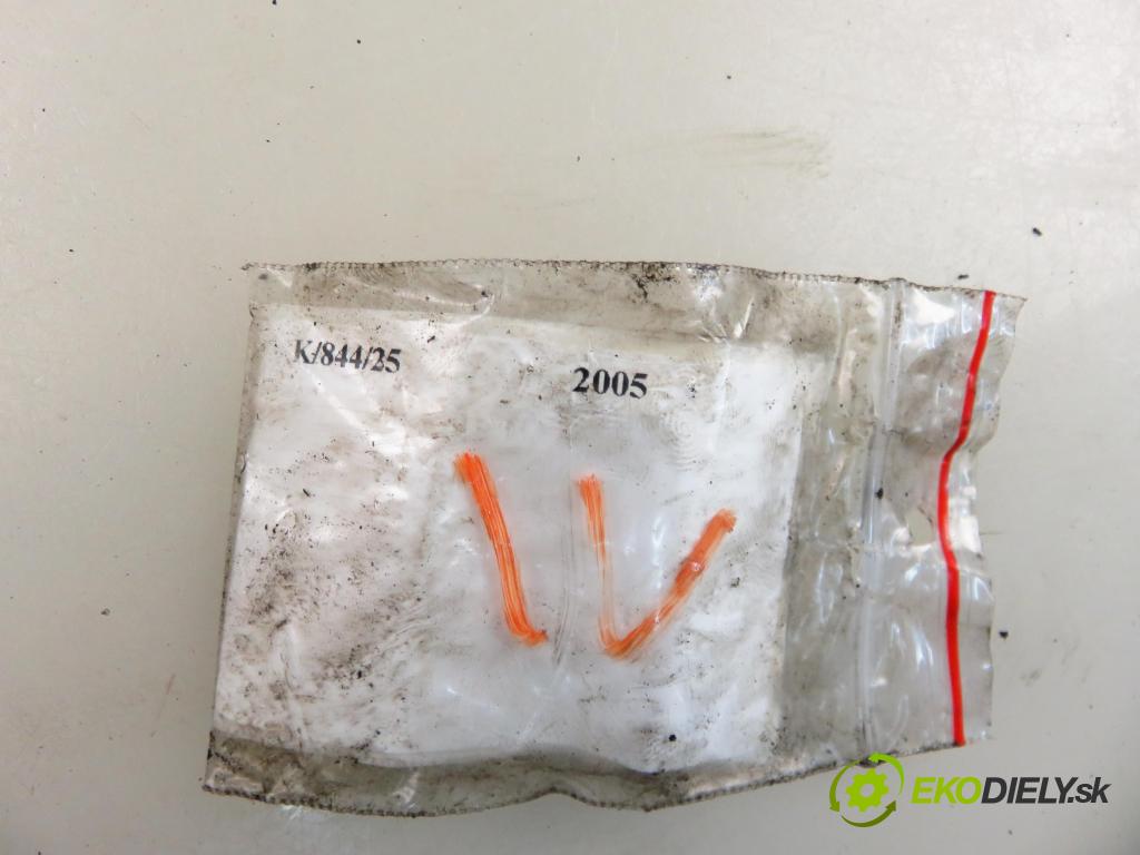 FIAT DUCATO Platforma / podwozie (244_) KABINA/PLATFORMA 2005 94,00 2.8 JTD 2798,00 vstrekovač 0445120002 (Vstrekovač paliva)