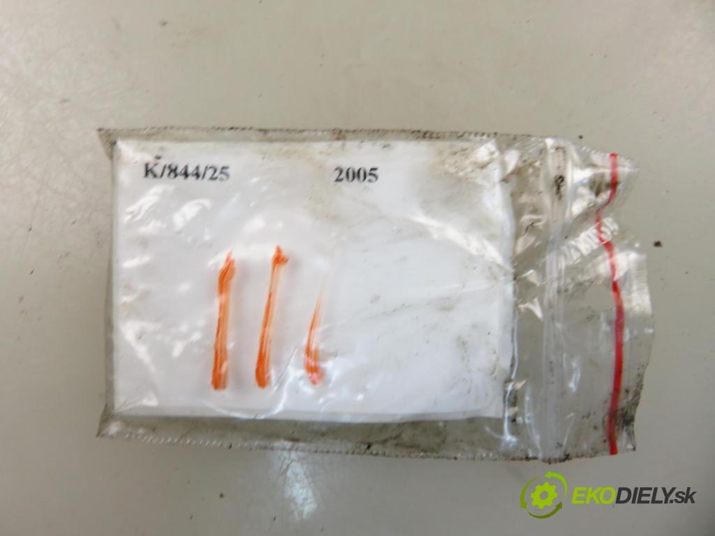 FIAT DUCATO Platforma / podwozie (244_) KABINA/PLATFORMA 2005 94,00 2.8 JTD 2798,00 vstrekovač 0445120002 (Vstrekovač paliva)