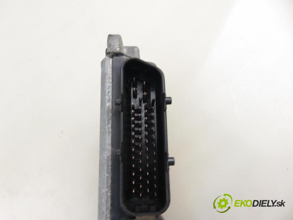 VW BORA (1J2) SEDAN 2000 81,00 1.9 TDI 110 - ASV 1896,00 Riadiaca jednotka Motor 038906018BM