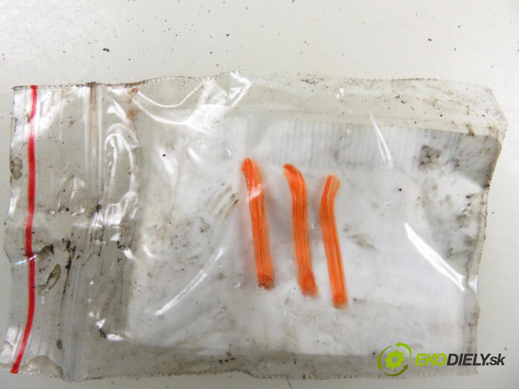 OPEL COMBO C FURGON 2007 55,00 1.3 CDTI 16V - Z 13 DTJ 1248,00 vstrekovač 0445110183 (Vstrekovač paliva)