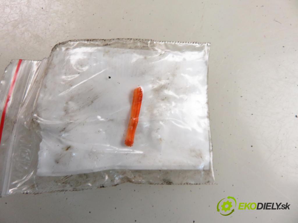 OPEL COMBO C FURGON 2007 55,00 1.3 CDTI 16V - Z 13 DTJ 1248,00 vstrekovač 0445110183 (Vstrekovač paliva)