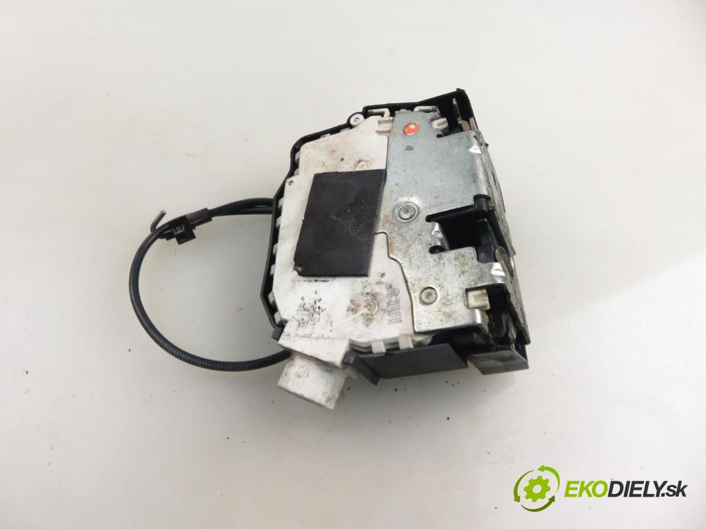 LAND ROVER FREELANDER (L314) SUV 2000 72,00 2.0 DI 4x4 - 20 T2N 1994,00 zámok