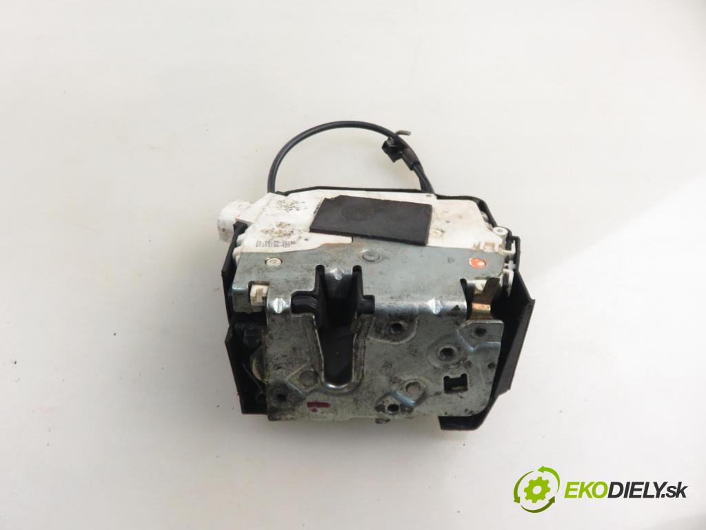 LAND ROVER FREELANDER (L314) SUV 2000 72,00 2.0 DI 4x4 - 20 T2N 1994,00 zámok