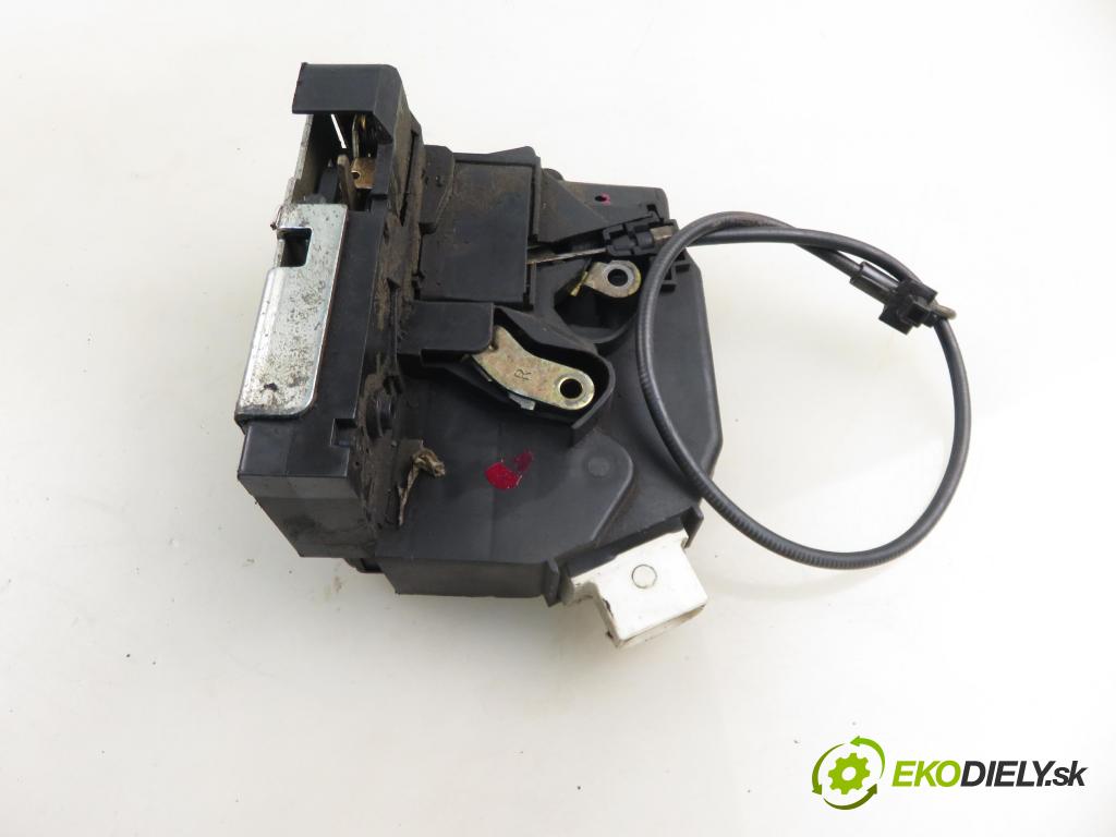 LAND ROVER FREELANDER (L314) SUV 2000 72,00 2.0 DI 4x4 - 20 T2N 1994,00 zámok