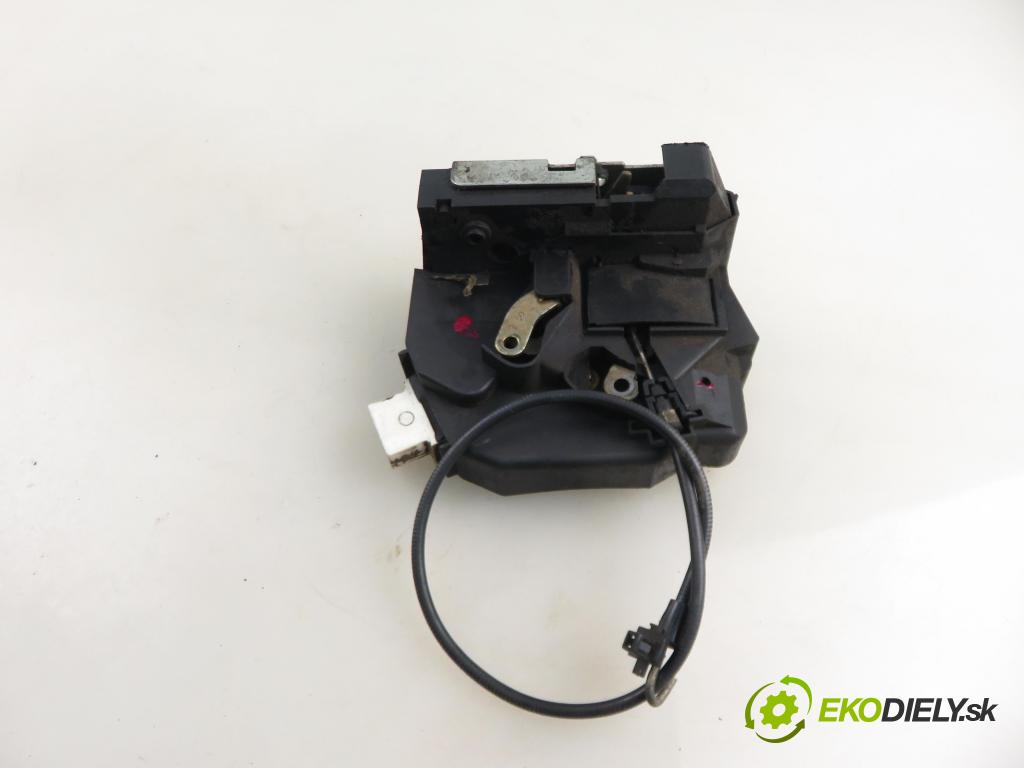 LAND ROVER FREELANDER (L314) SUV 2000 72,00 2.0 DI 4x4 - 20 T2N 1994,00 zámok