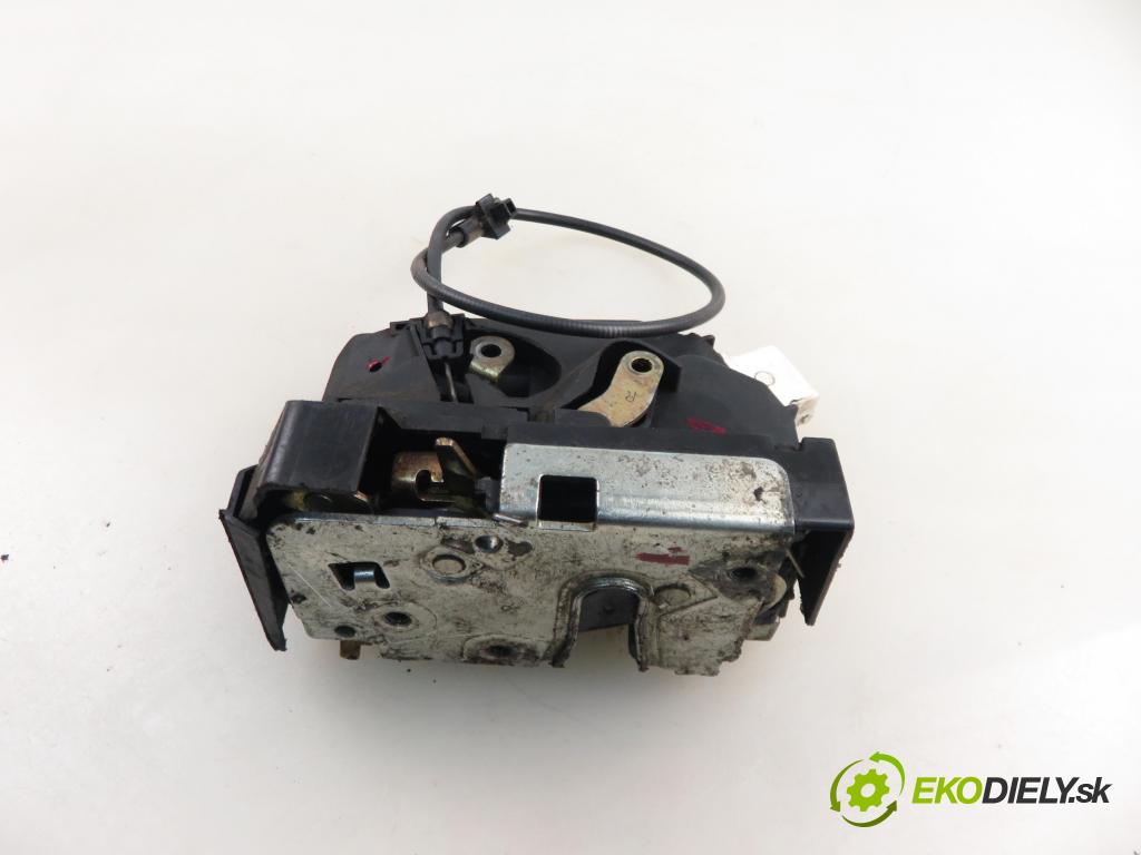 LAND ROVER FREELANDER (L314) SUV 2000 72,00 2.0 DI 4x4 - 20 T2N 1994,00 zámok