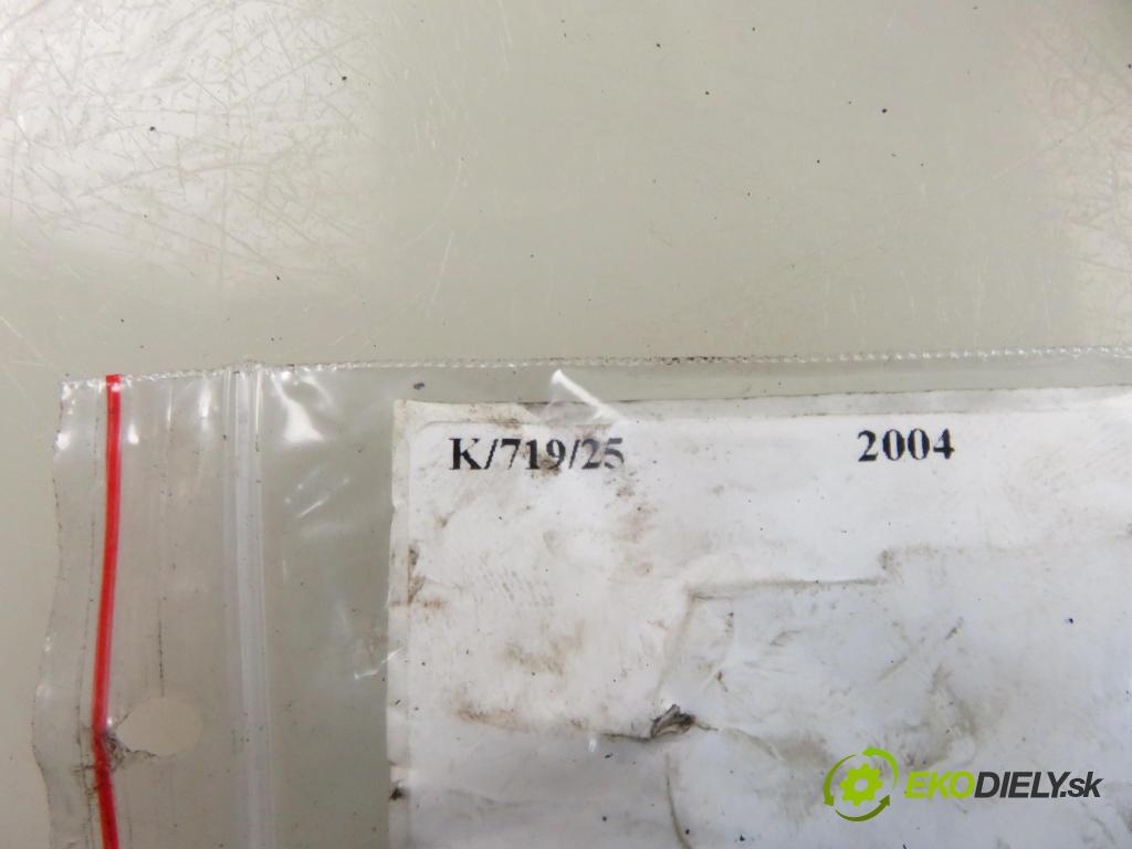 CHRYSLER VOYAGER IV (RG, RS) MINIVAN 2004 105,00 2.5 CRD 143 - ENJ 2499,00 KOMPRESOR: klimatizácie 4472203871 (Kompresor klimatizácie)