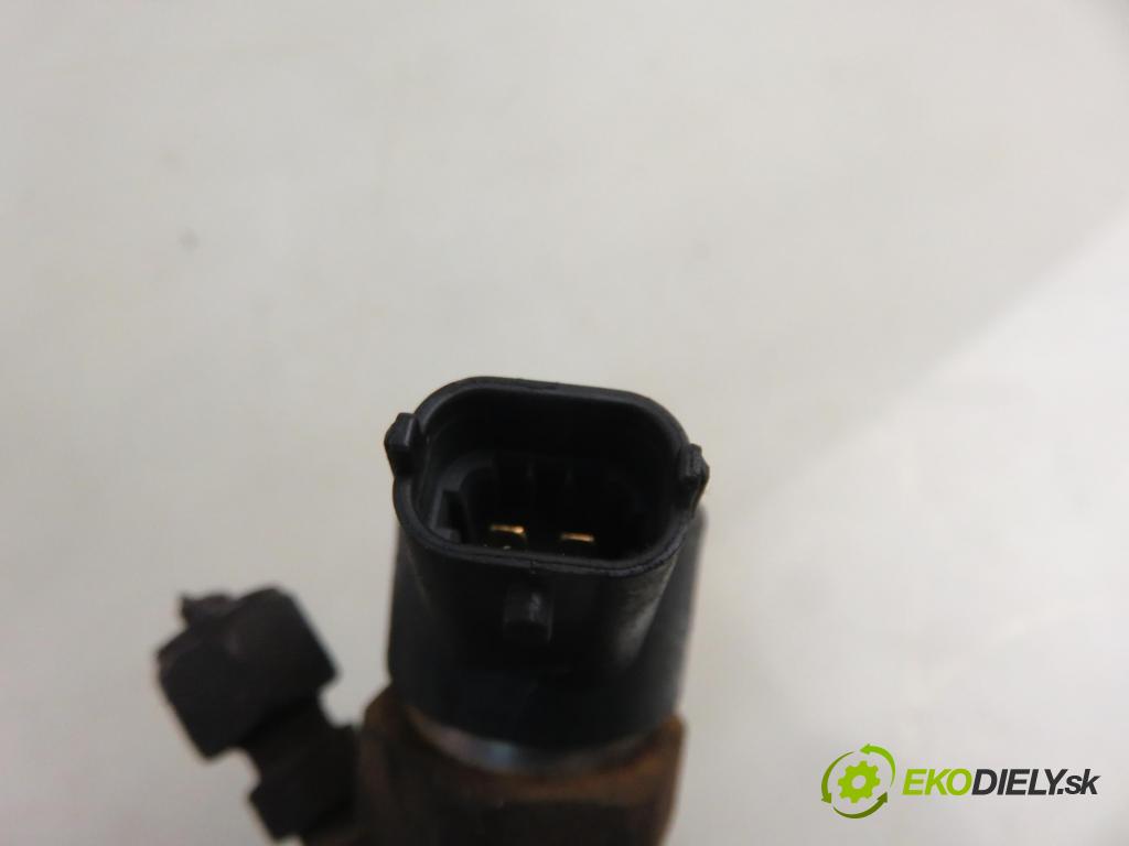 RENAULT TRAFIC II Autobus (JL) BUS 2004 74,00 1.9 dCI 100 (JL0C) - F9Q 760 1870,00 vstrekovač 8200238528 ; 0445110146 (Vstrekovač paliva)