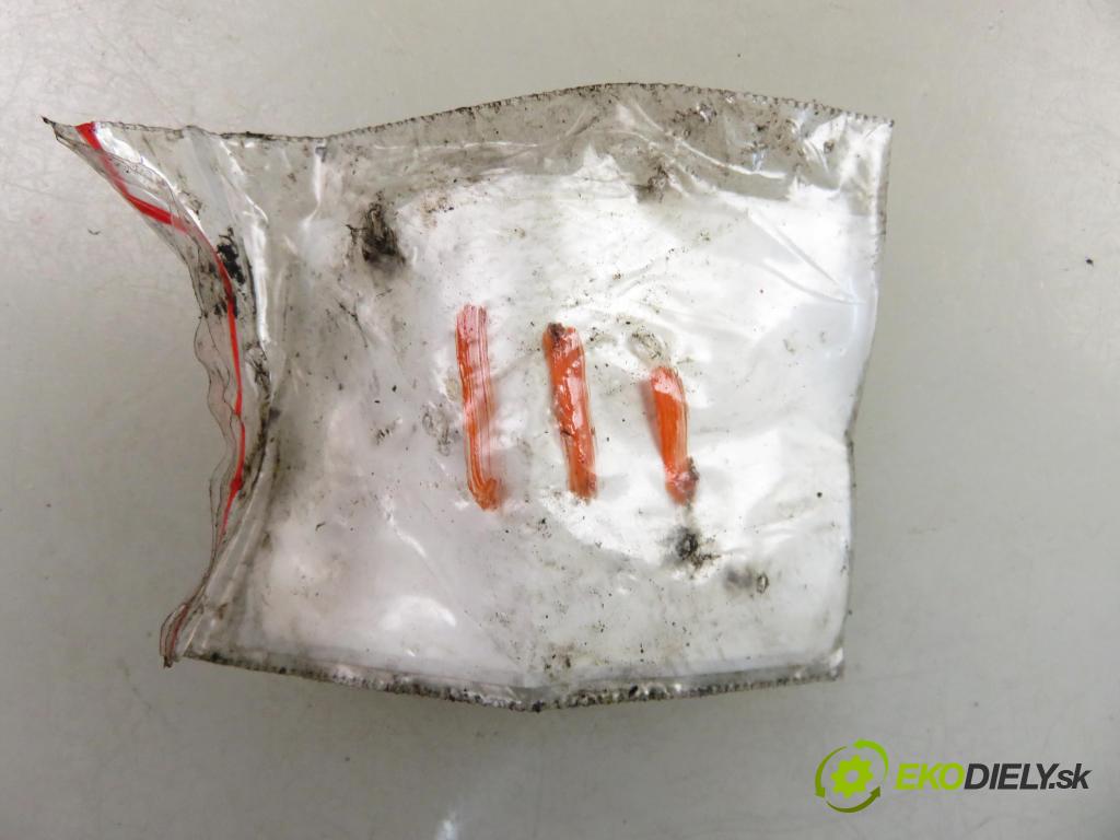 RENAULT TRAFIC II Autobus (JL) BUS 2004 74,00 1.9 dCI 100 (JL0C) - F9Q 760 1870,00 vstrekovač 8200238528 ; 0445110146 (Vstrekovač paliva)