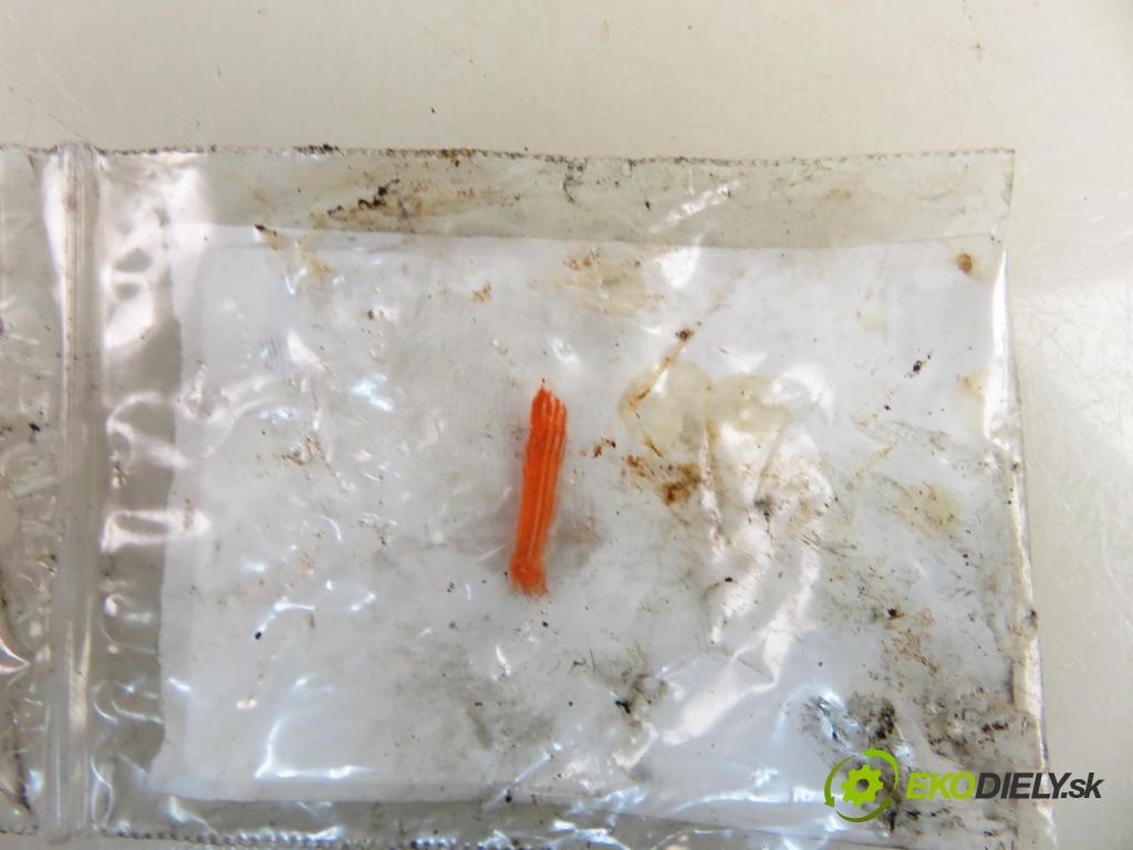 RENAULT TRAFIC II Autobus (JL) BUS 2004 74,00 1.9 dCI 100 (JL0C) - F9Q 760 1870,00 vstrekovač 8200238528 ; 0445110146 (Vstrekovač paliva)