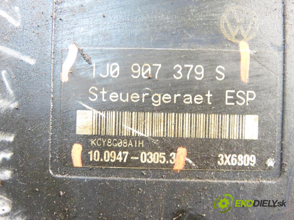 VW BORA (1J2) SEDAN 1998 110,00 2.3 V5 - AGZ 2324,00 Pumpa ABS 1J0907379S ; 10094703053 (Pumpa ABS)